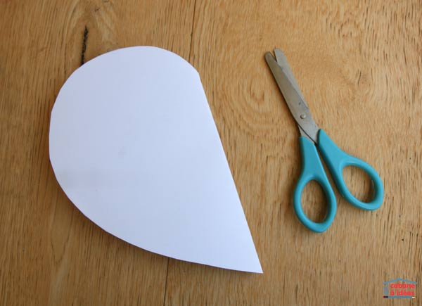 sac-st-valentin-papier-coeur-couper