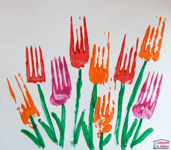 Art printanier : tulipes peintes avec une fourchette - Cabane à idées