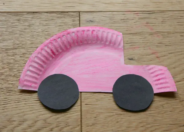 voiture-assiette-papier-coller-roues